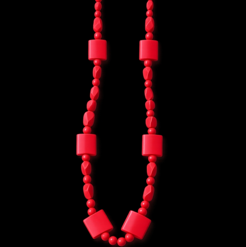 Valentine’s Red Statement Necklace | Chunky Retro Beads |Bold Gift-Ready Jewelry - Picture 2 of 7